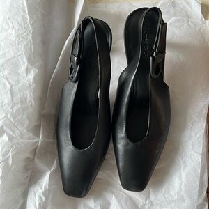Vince leather shoes- never worn